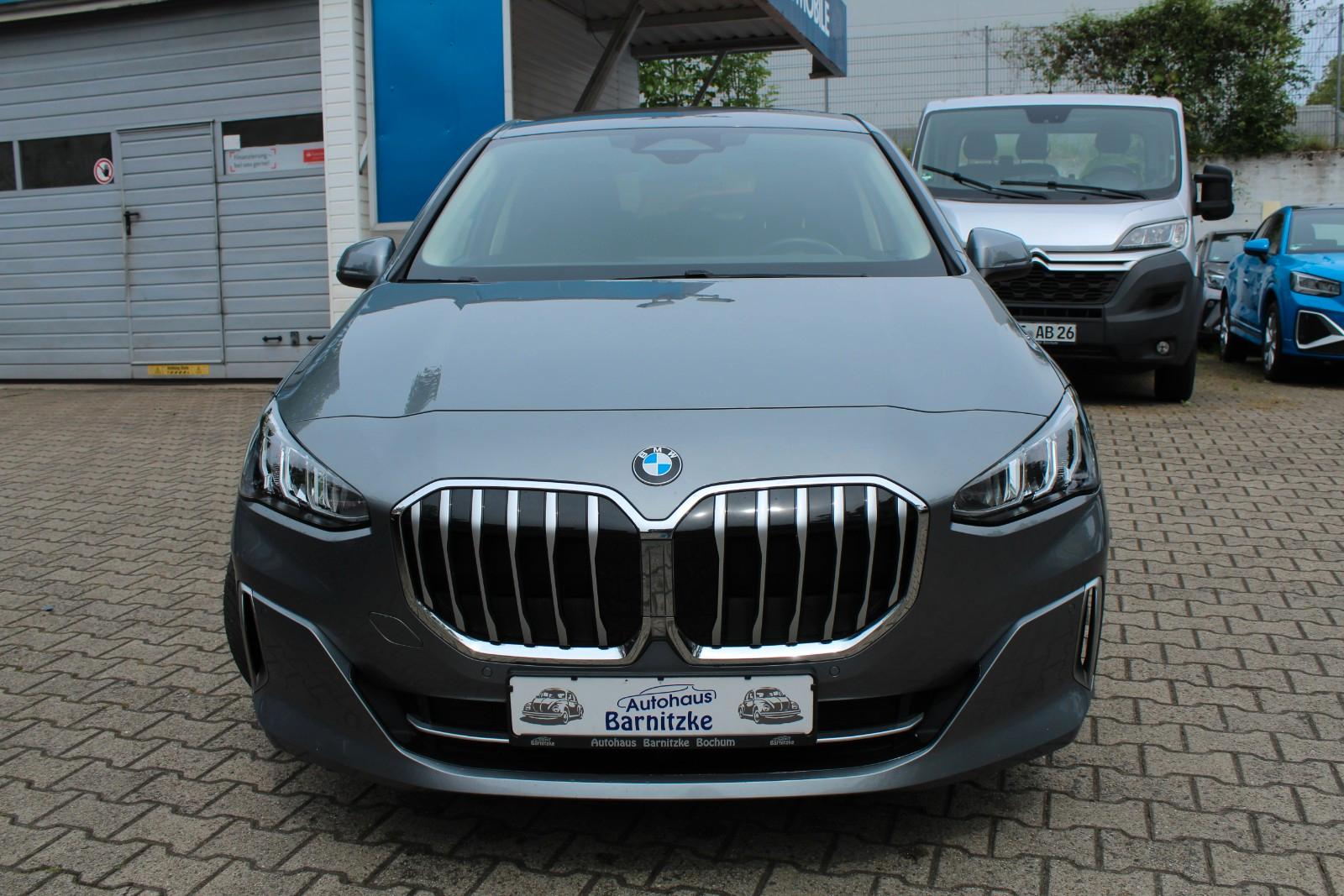 BMW 218i Active Tourer Luxury Line*Kamera*Navi*LED*