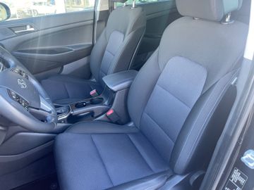 Fahrzeugabbildung Hyundai Tucson 1.6 T-GDI 7-DCT Navi KLIMAAUTOMATIK SHZ