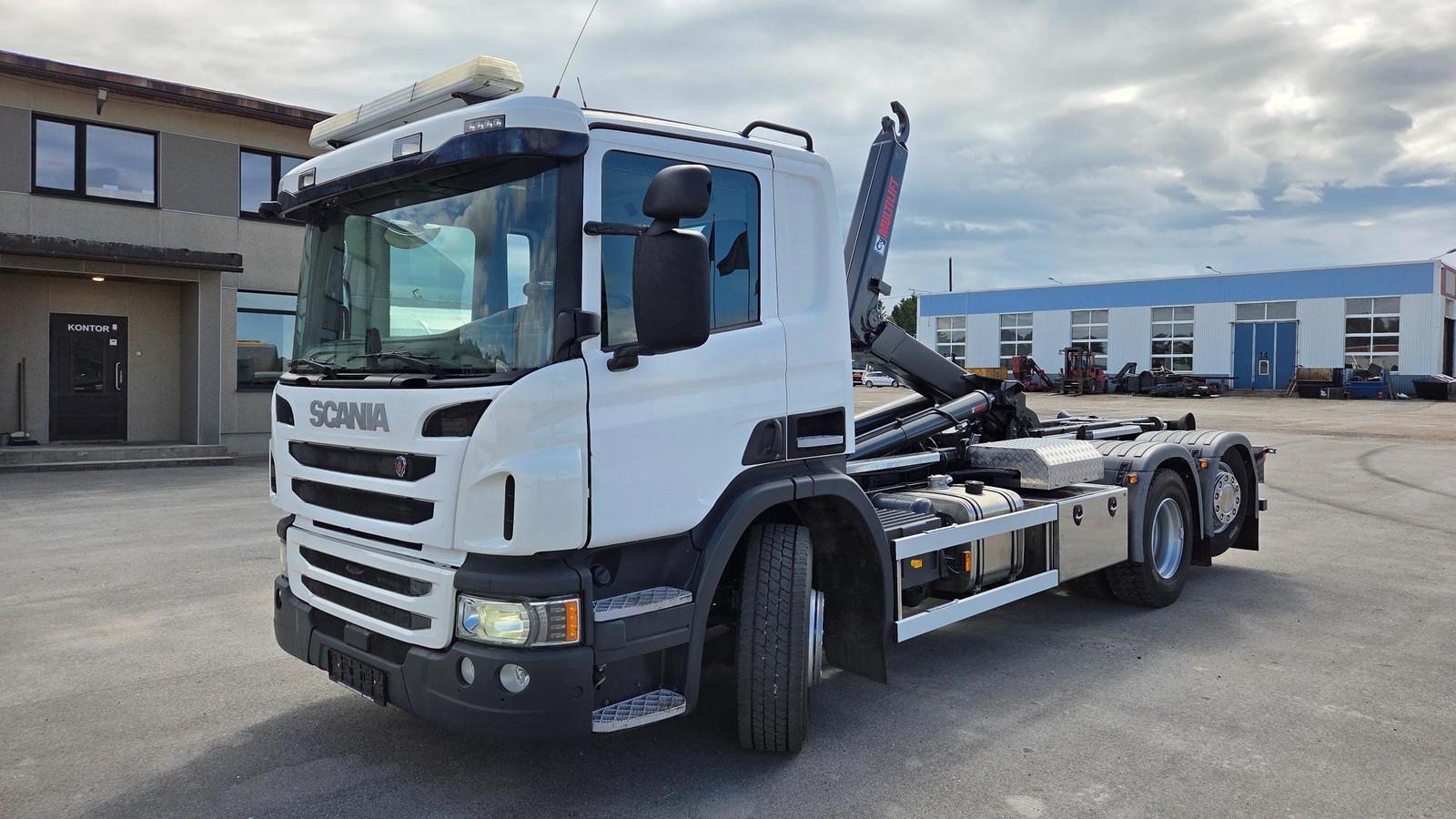 Scania P360 6X2*4