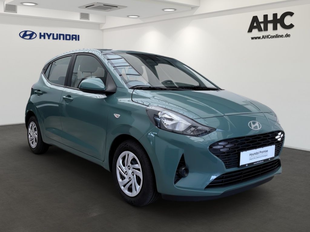 Fahrzeugabbildung Hyundai i10 1.0 Select Facelift Fernlichtass. Kam. Navi