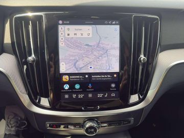 Volvo V60 Plus Dark B4 Mild-Hybrid Benzin*Head-Up*360 