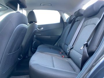 Hyundai Kona Elektro Trend 64 kWh OBC+Kam.+Navi+SHZ+ACC