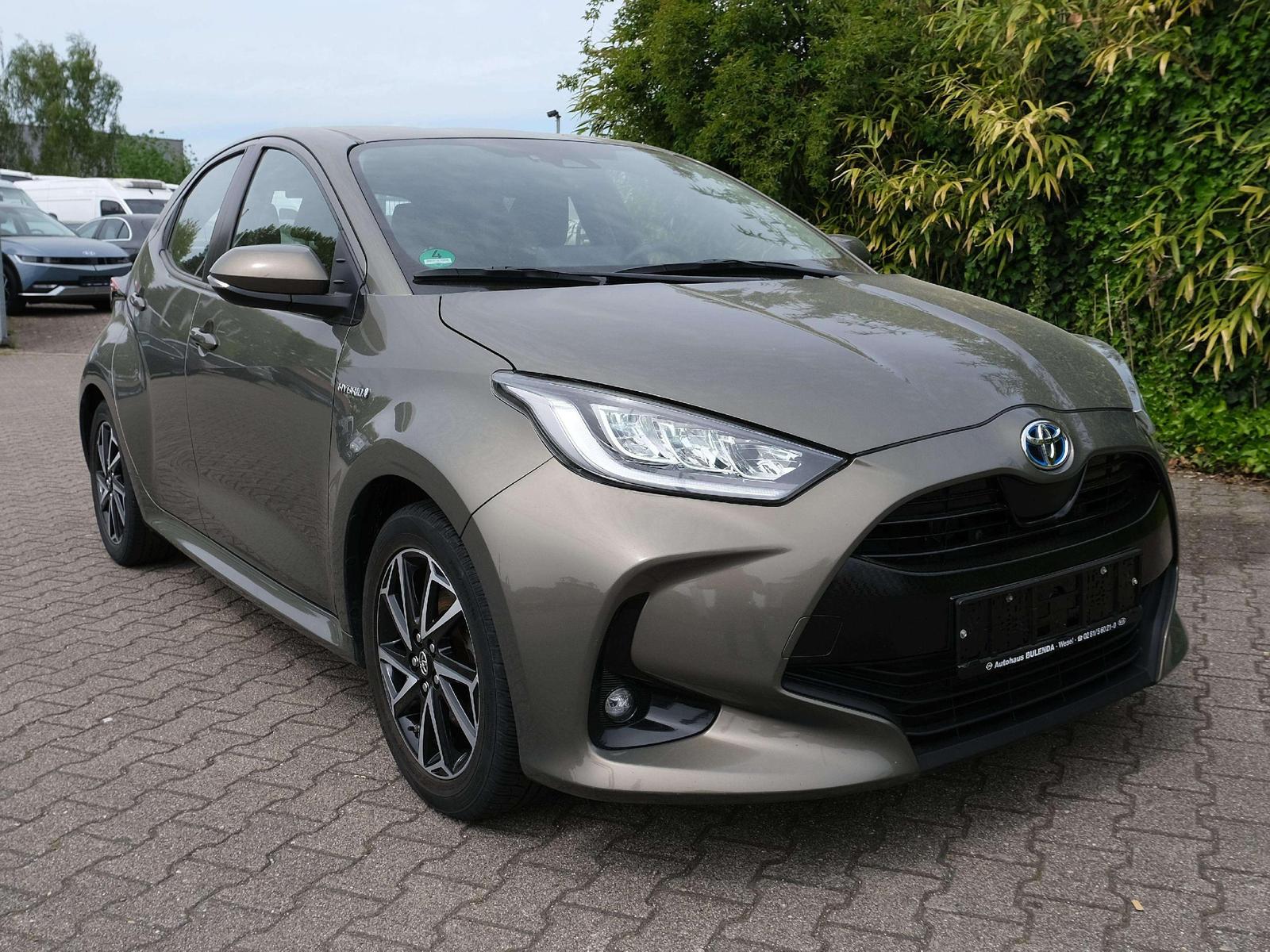 Toyota Yaris Hybrid 1.5 Club LED Kamera ACC SHZ