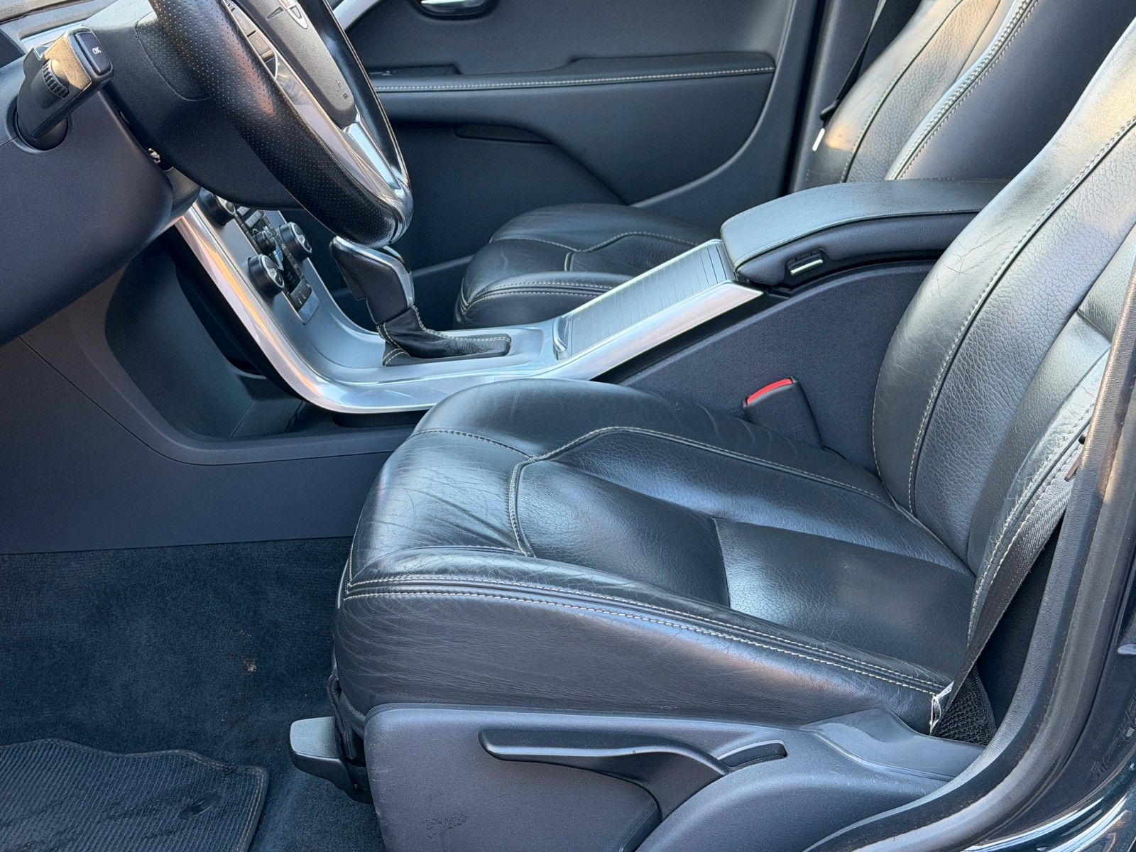 Fahrzeugabbildung Volvo V70 D4 Linje Svart *Allwetter*Bi-Xenon*Standhzg*