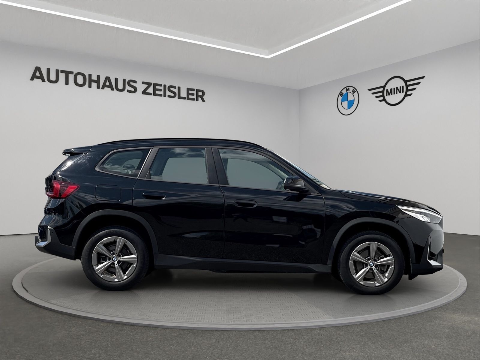 BMW X1 sDrive18d Rückfahrkamera Lenkradheizung foto 3