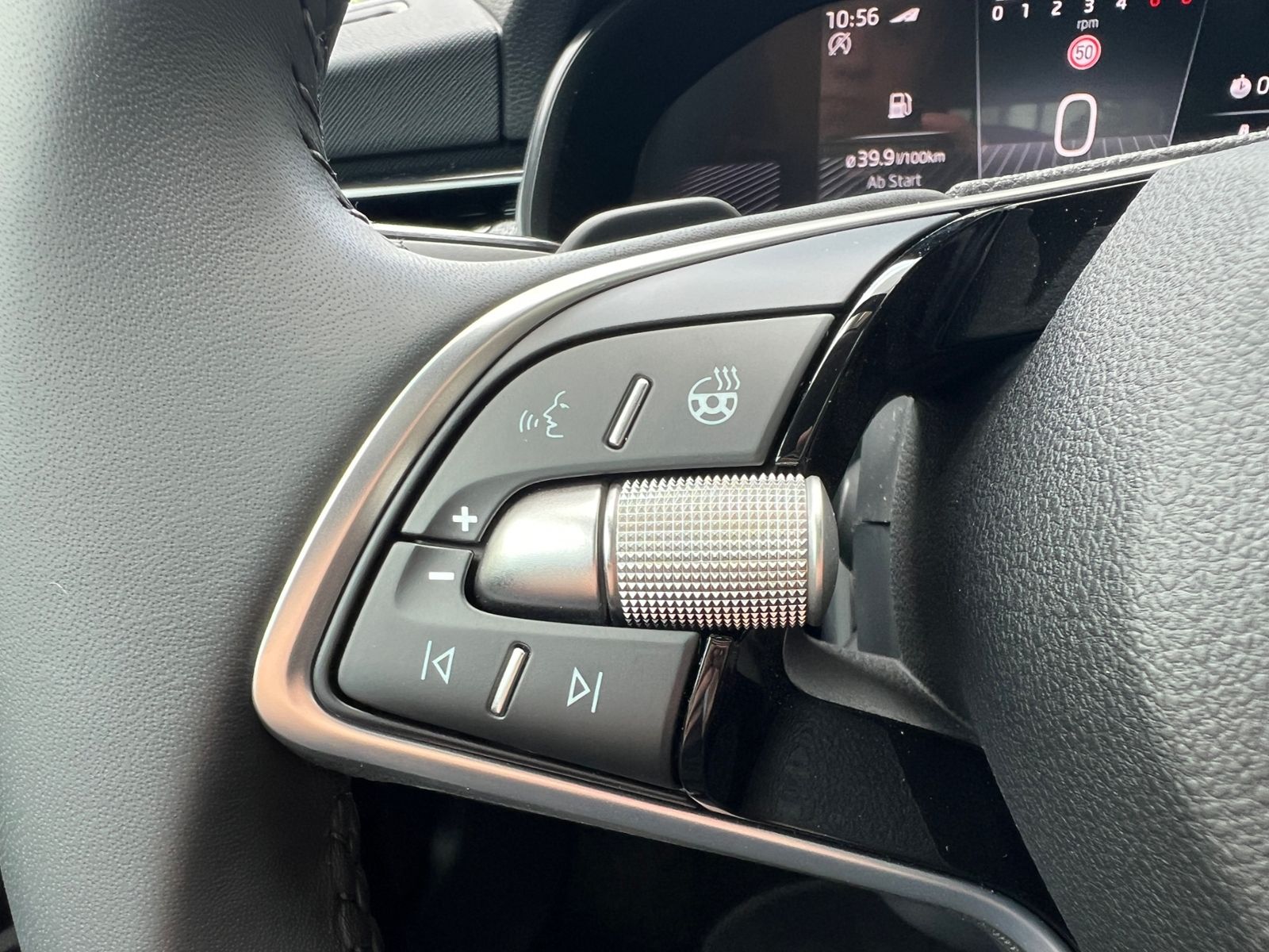 Fahrzeugabbildung SKODA Kamiq Balance 1.0 TSI DSG *Black Style,AHK,Matri