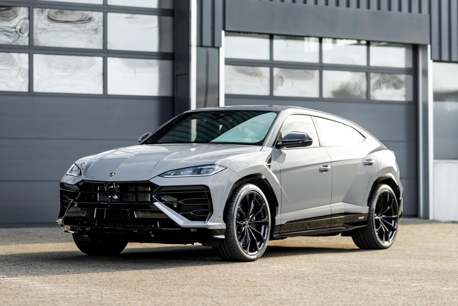 Lamborghini URUS SE MODEL 26 RED INTERIOR CARBON FOND-TV B&O