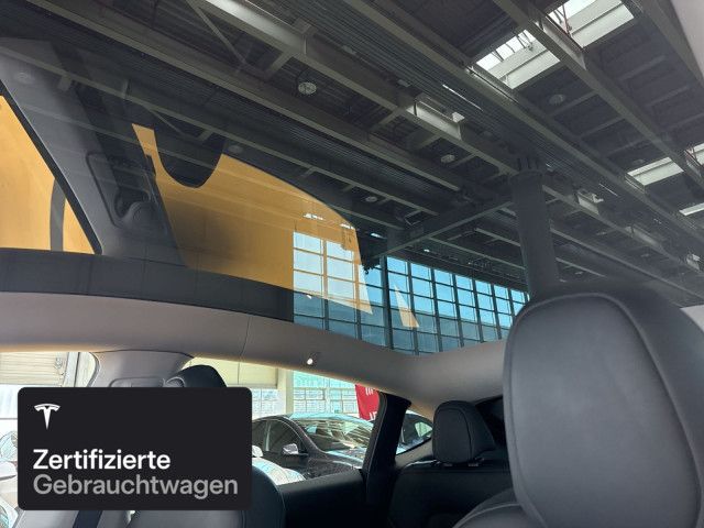 Tesla Model Y Long Range AWD foto 18