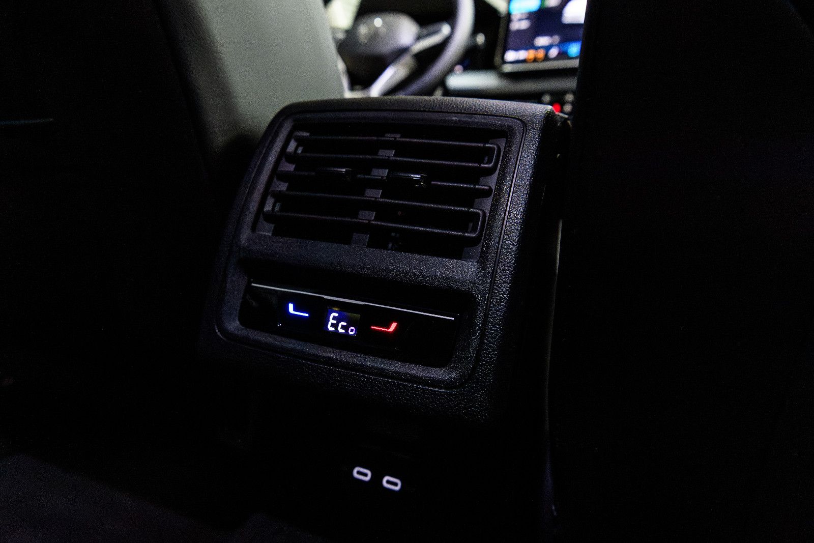 Fahrzeugabbildung Volkswagen Golf VIII Goal 1.5 TSI eHybrid LED+KAMERA+5J.GAR