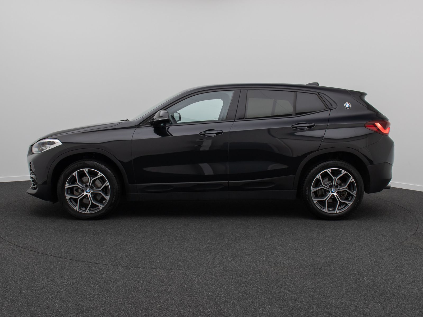 Fahrzeugabbildung BMW X2 sD18d DAB Kamera DAB Sportsitz ParkAss 18Zoll