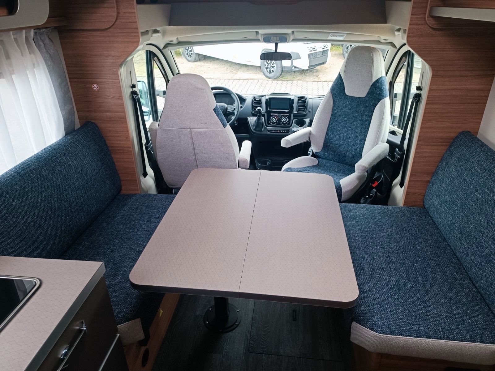 Fahrzeugabbildung Weinsberg CaraSuite 700 DX *Automatik*Standklima*TV