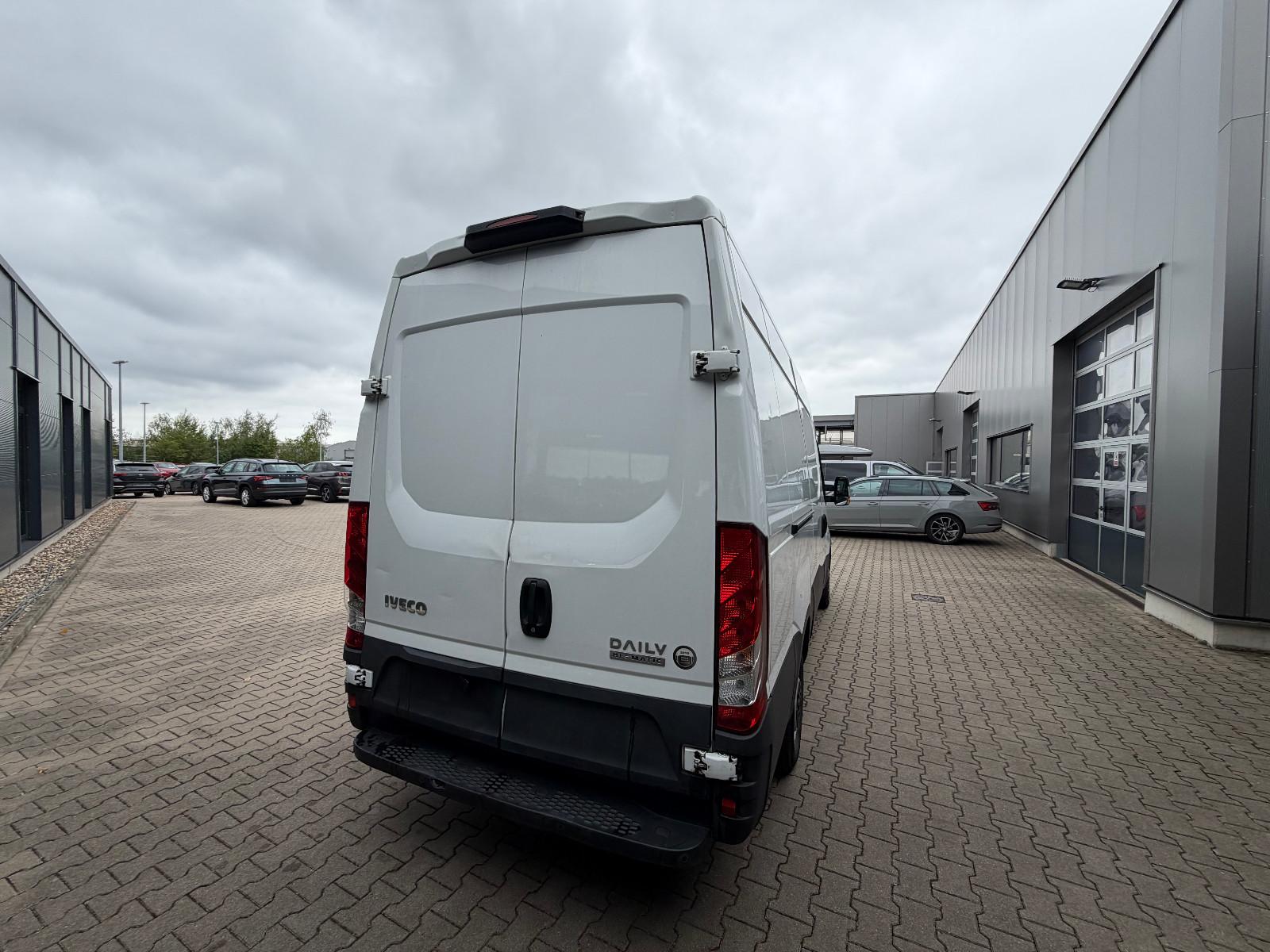 Iveco Daily Kasten HKa 35 S ... V Radstand 3520 L