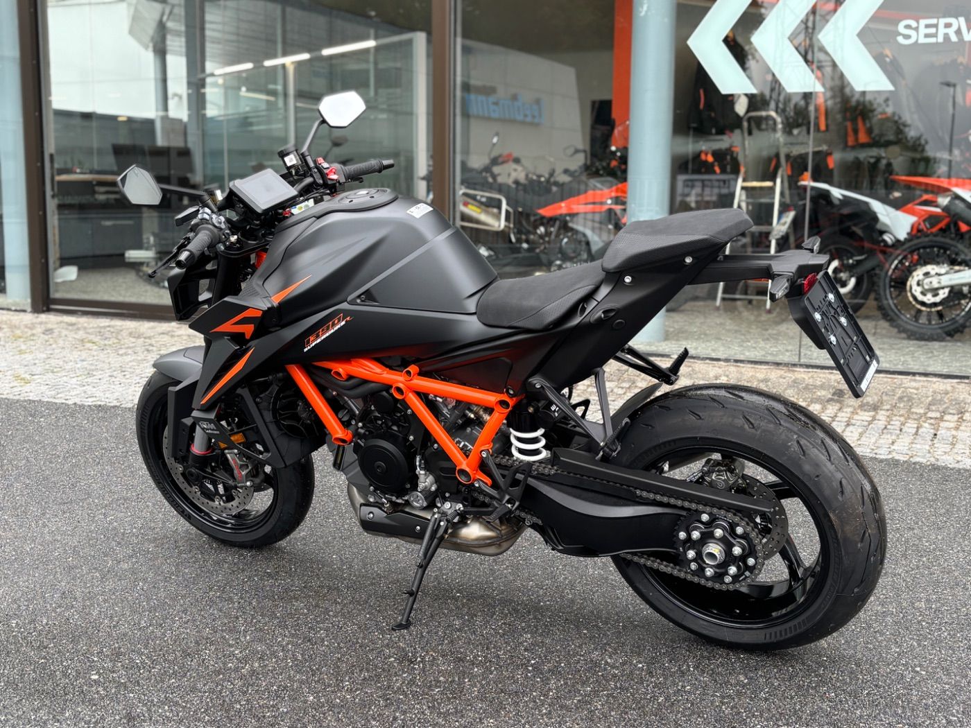 Fahrzeugabbildung KTM 1390 Super Duke R Modell 26 Techpack kostenlos