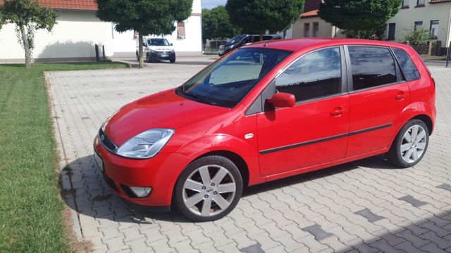 Ford Fiesta TÜV NEU