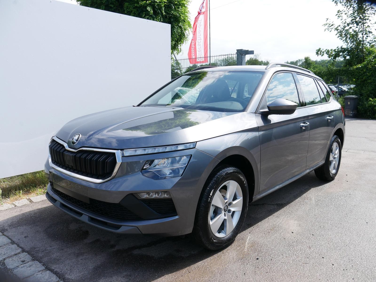 Skoda Kamiq 130 Jahre Edition 1,0 TSI DSG*AHK-SCHWENKB imagem 2