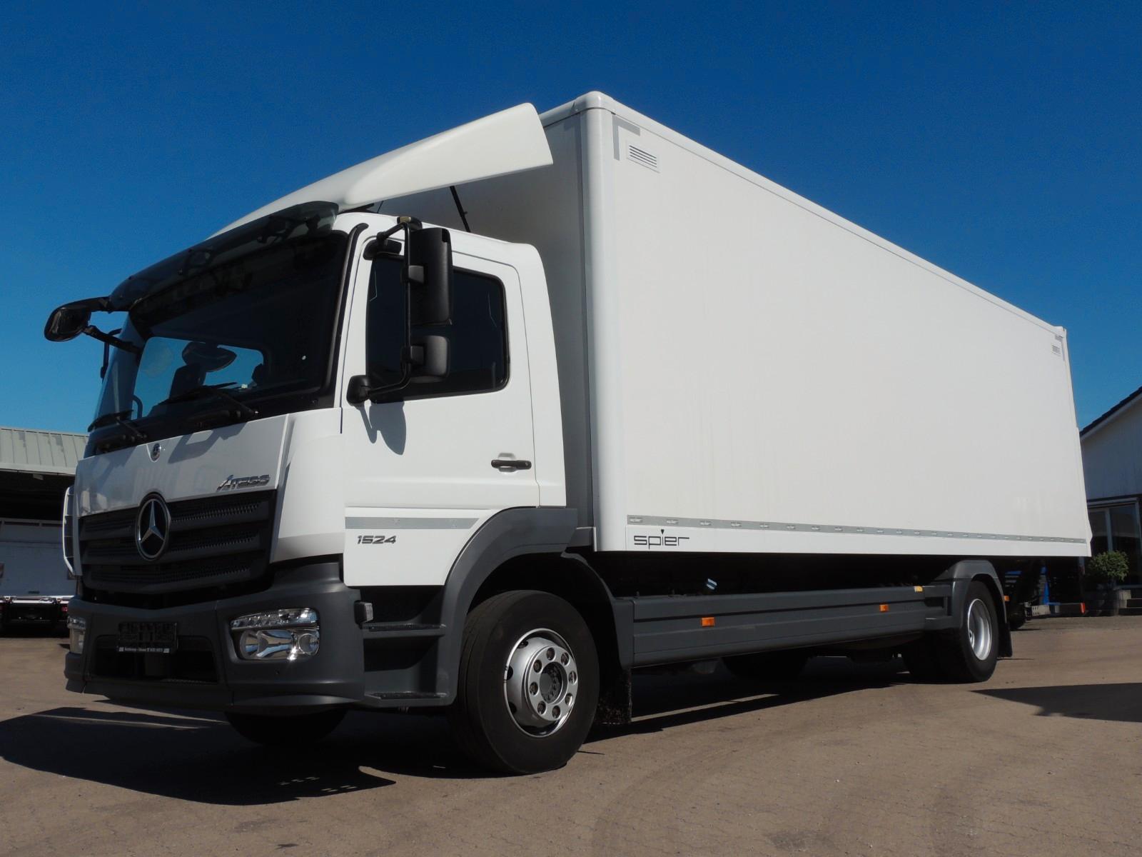 Mercedes-Benz 1524 L 8 Meter Koffer/LBW/Automatik