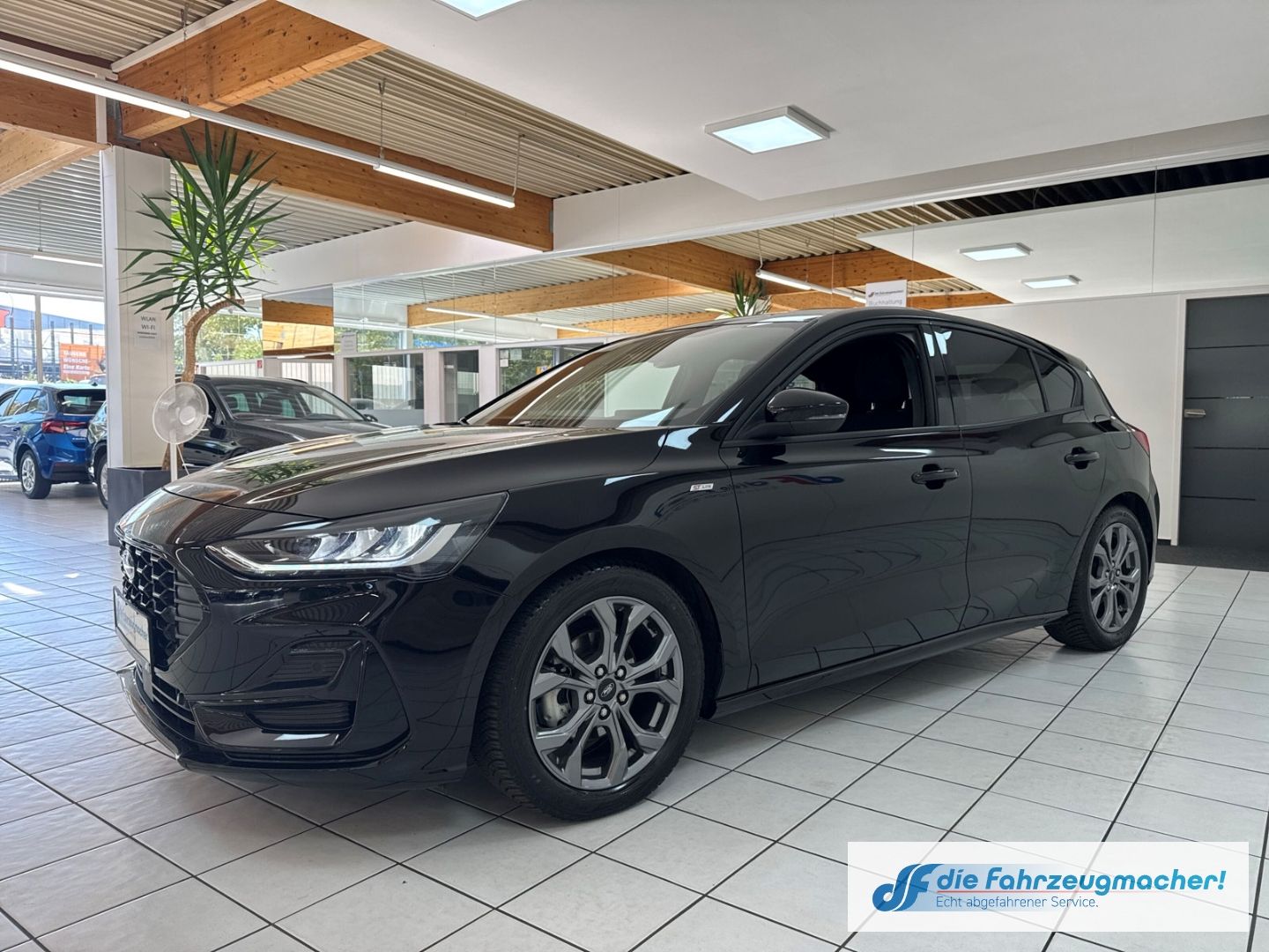 Fahrzeugabbildung Ford Focus ST-Line Navi LED ACC Apple CarPlay Android