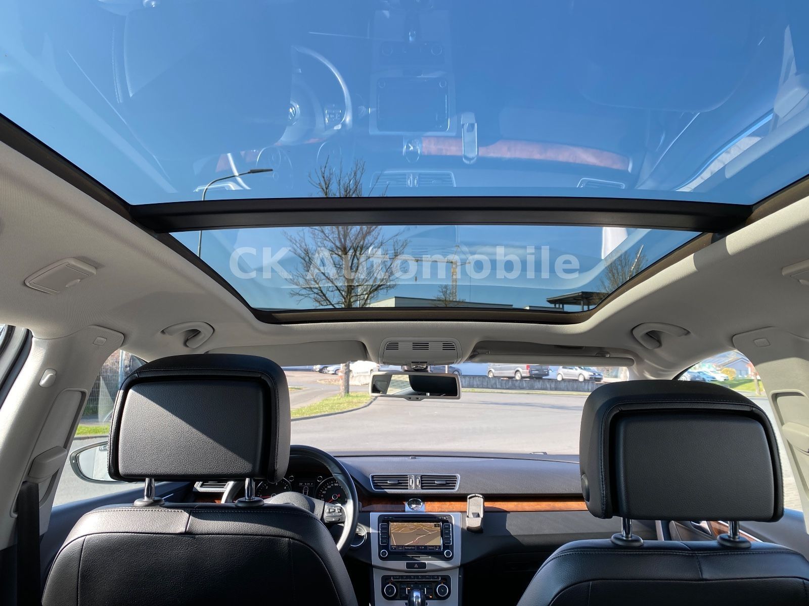 Fahrzeugabbildung Volkswagen Passat Variant Comfortline BM/DSG/Navi/Bi-Xenon