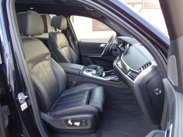 BMW X7 - 9