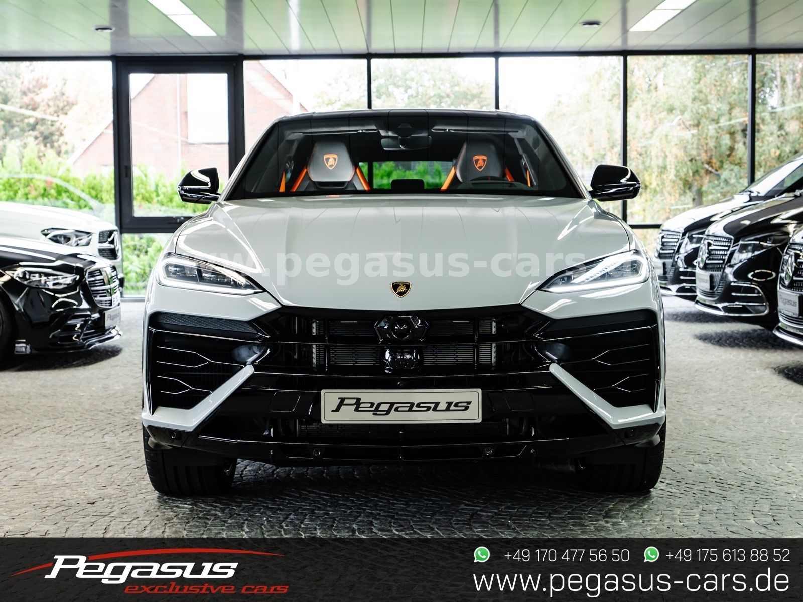 LAMBORGHINI Urus - 9