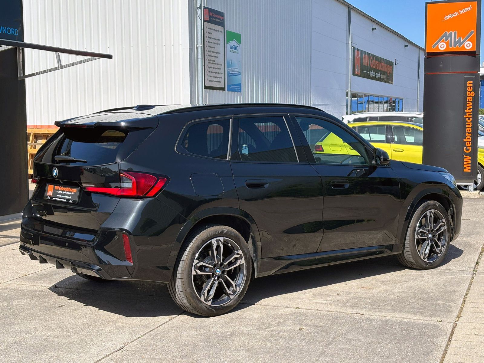 Fahrzeugabbildung BMW X1 xDrive23i M-Sport 360° LED H&K ACC HUD LED BT