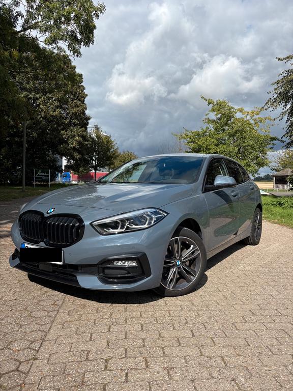 BMW 118i  136 PS  Benziner  Schrgheck 2021