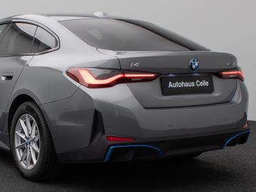 Fahrzeugabbildung BMW i4 eD35 Gran Coupé Glasdach Kamera DAB H/K Komfo