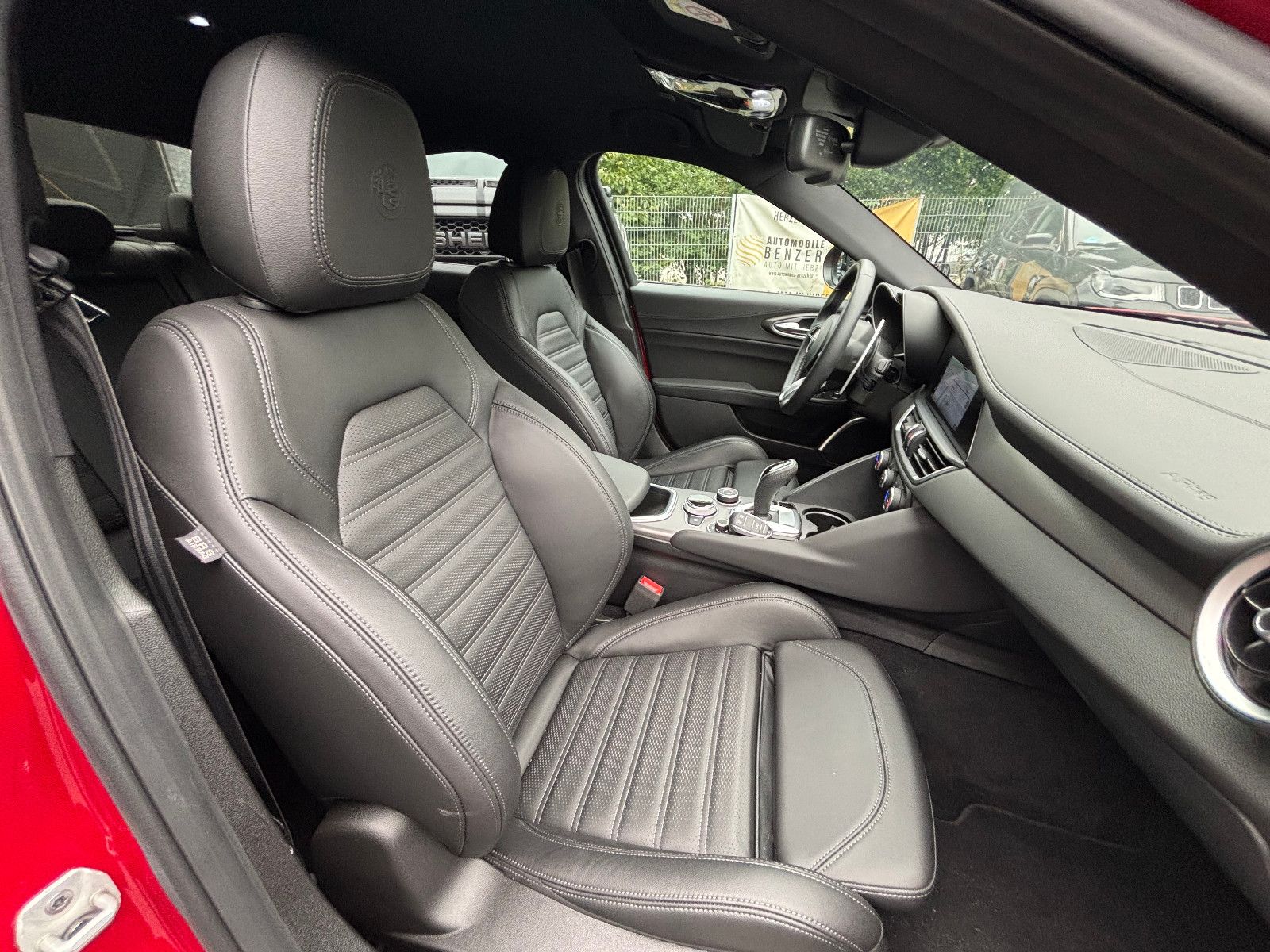 Fahrzeugabbildung Alfa Romeo Giulia Veloce Q4/ACC/MEMORY/KAMERA/NAVI/SOUND/