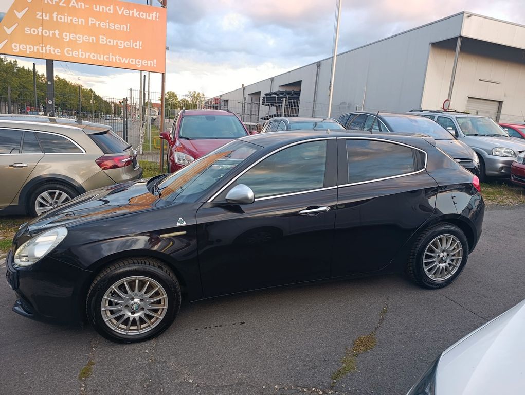 Alfa Romeo Giulietta Super*SITZH*KLIMA-A*LED*SPORT*TÜV03.26