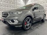 Ford Kuga 1.5 ST-Line Black&Silver/Bi-Xen/Nav/AppC/AH - Ford Kuga Black&Silver