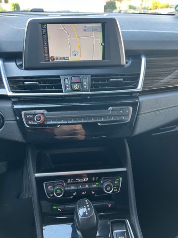 Fahrzeugabbildung BMW 220 Gran Tourer 220 i Luxury Line Automatik Navi