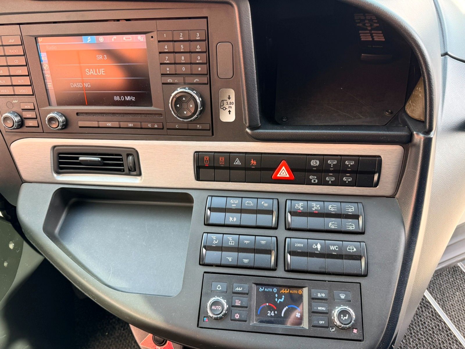 SETRA  2018 - Image 14 of 38