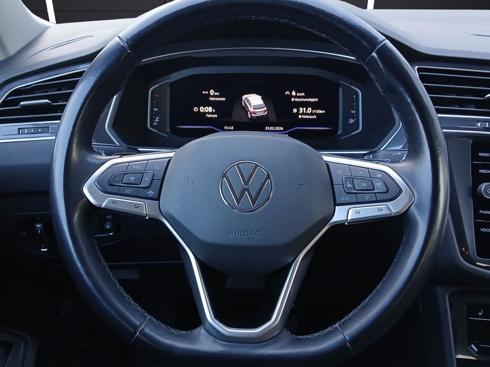 Fahrzeugabbildung Volkswagen Tiguan Allspace TDI Life DSG LED AHK Navi  ACC S