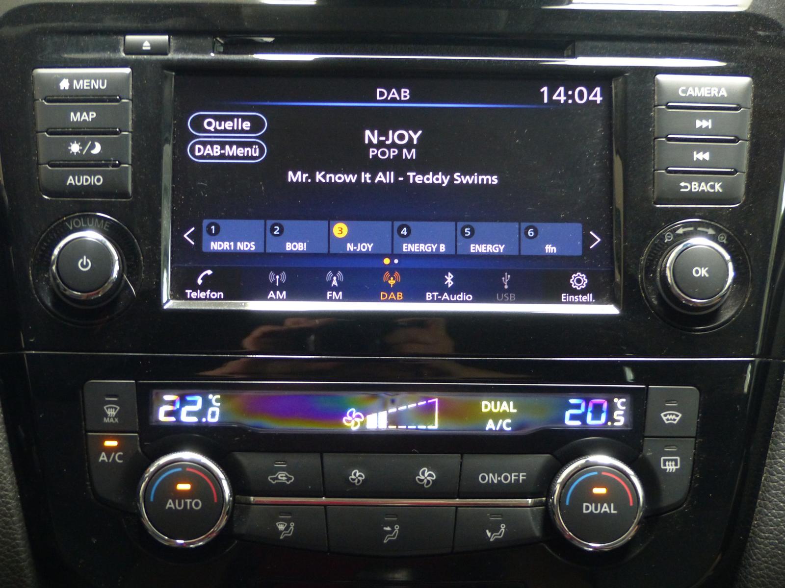 Nissan Qashqai N-Motion Panod+Navi+360°+PDC+Winterpaket