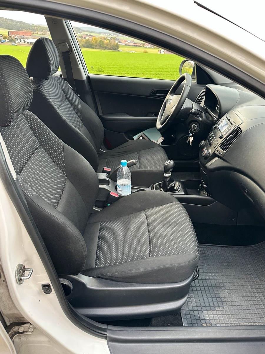Hyundai i30 2012 — photo 12