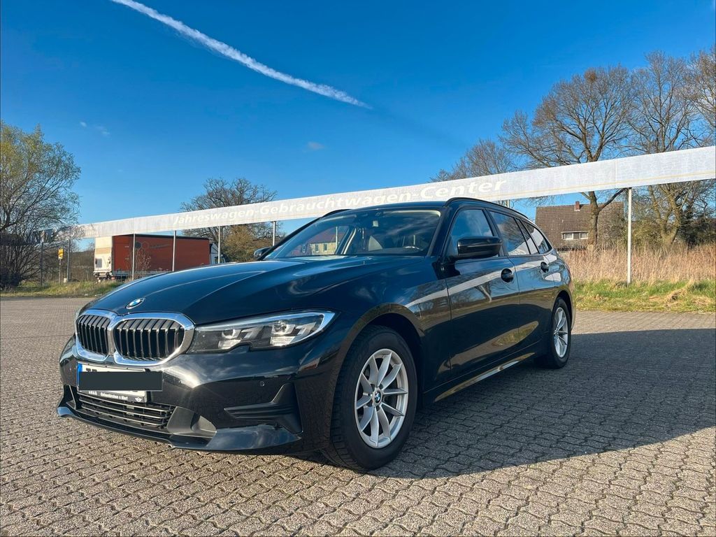 Image of BMW 320