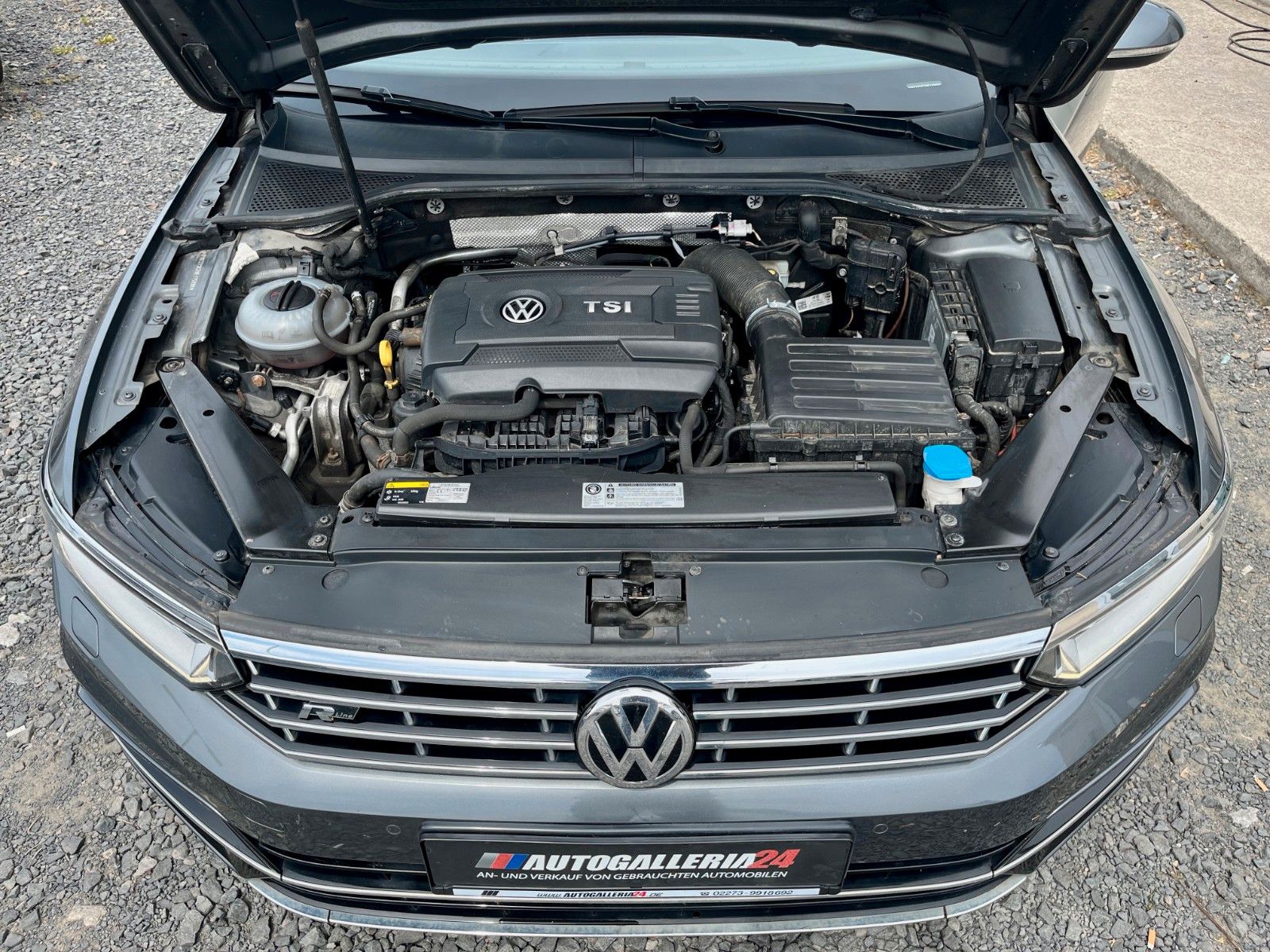 Fahrzeugabbildung Volkswagen 2.0 TSI DSG R-LINE/HIGHLINE Navi Pano AHK LED SP