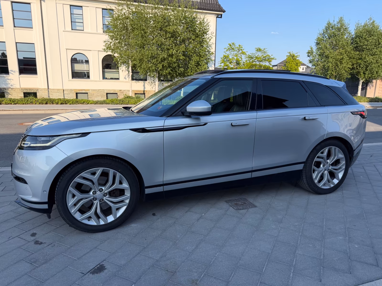 Land Rover Range Rover Velar 3.0 D300 DYNAMIC HSE AWD