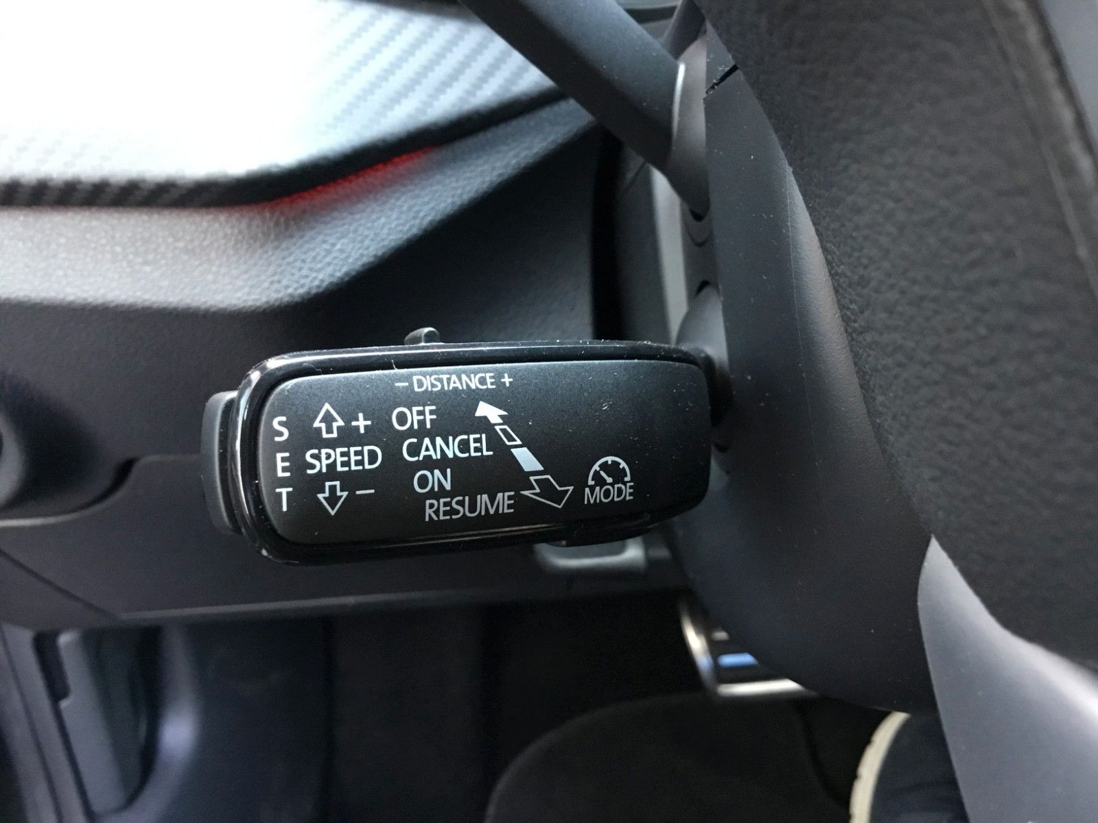 Fahrzeugabbildung SKODA Kamiq 1.5 TSI DSG Monte Carlo+AHK+Navi+Kamera