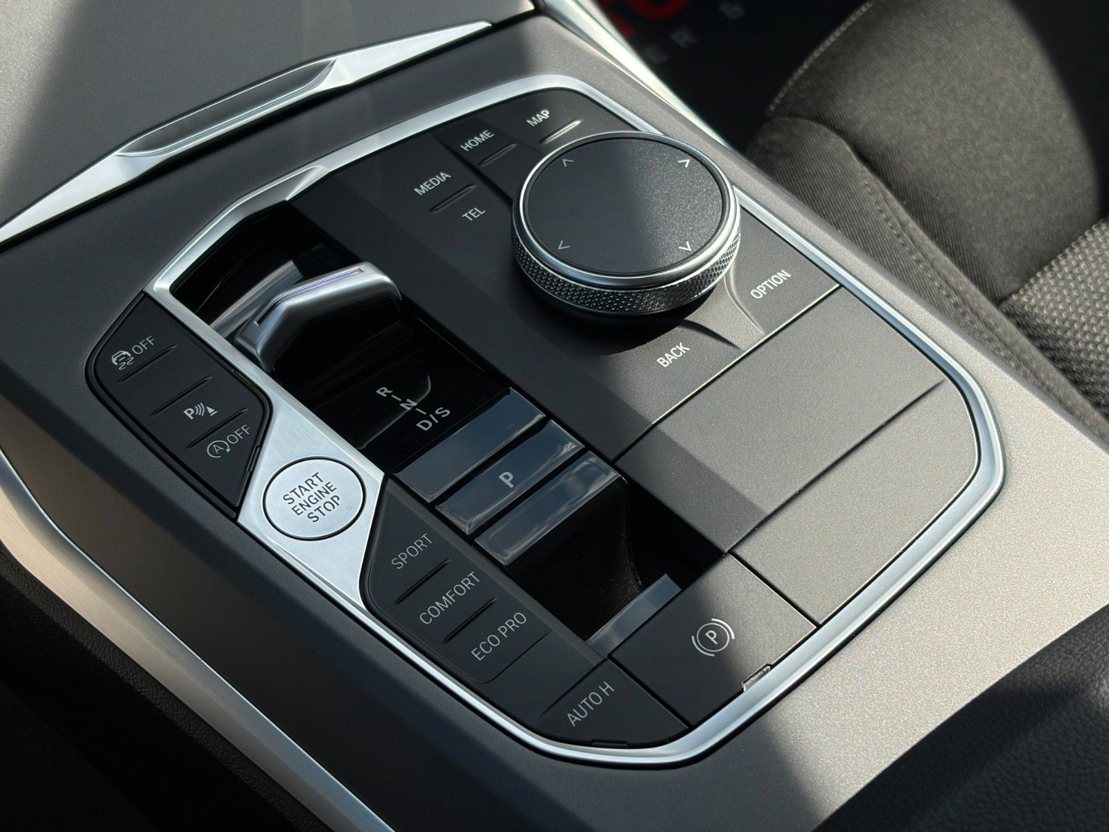 Fahrzeugabbildung BMW 318i Touring 3Z-Klima Kamera Tempomat Alarm SHZ