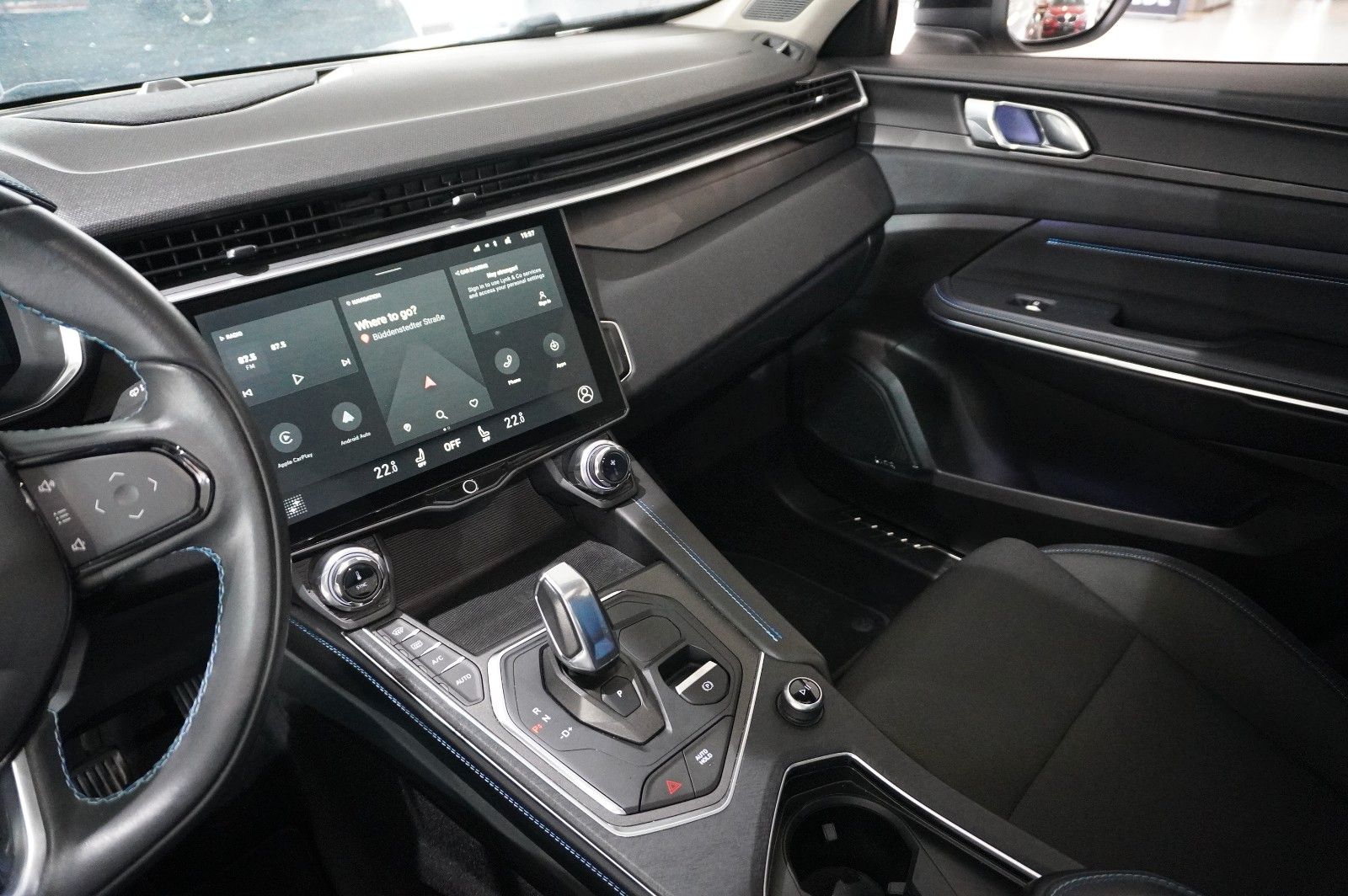 Fahrzeugabbildung Lynk&Co 01 1.5T HEV HYBRID NAVI/LED/SPORT/VIRT./PANO/DAB