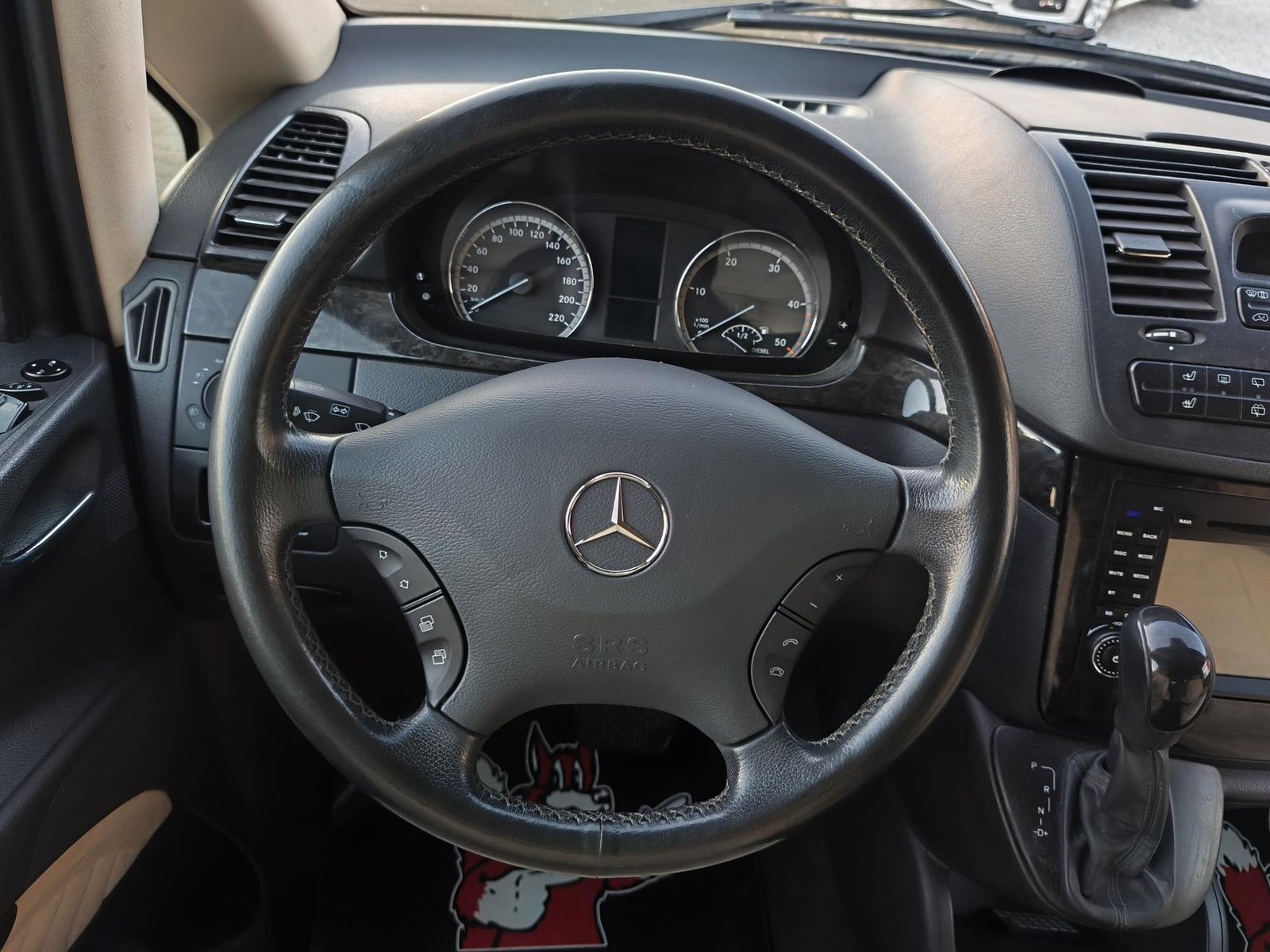 Fahrzeugabbildung Mercedes-Benz Viano 3.0 X-Clusive lang/6-Sitze/Alcantara/Navi