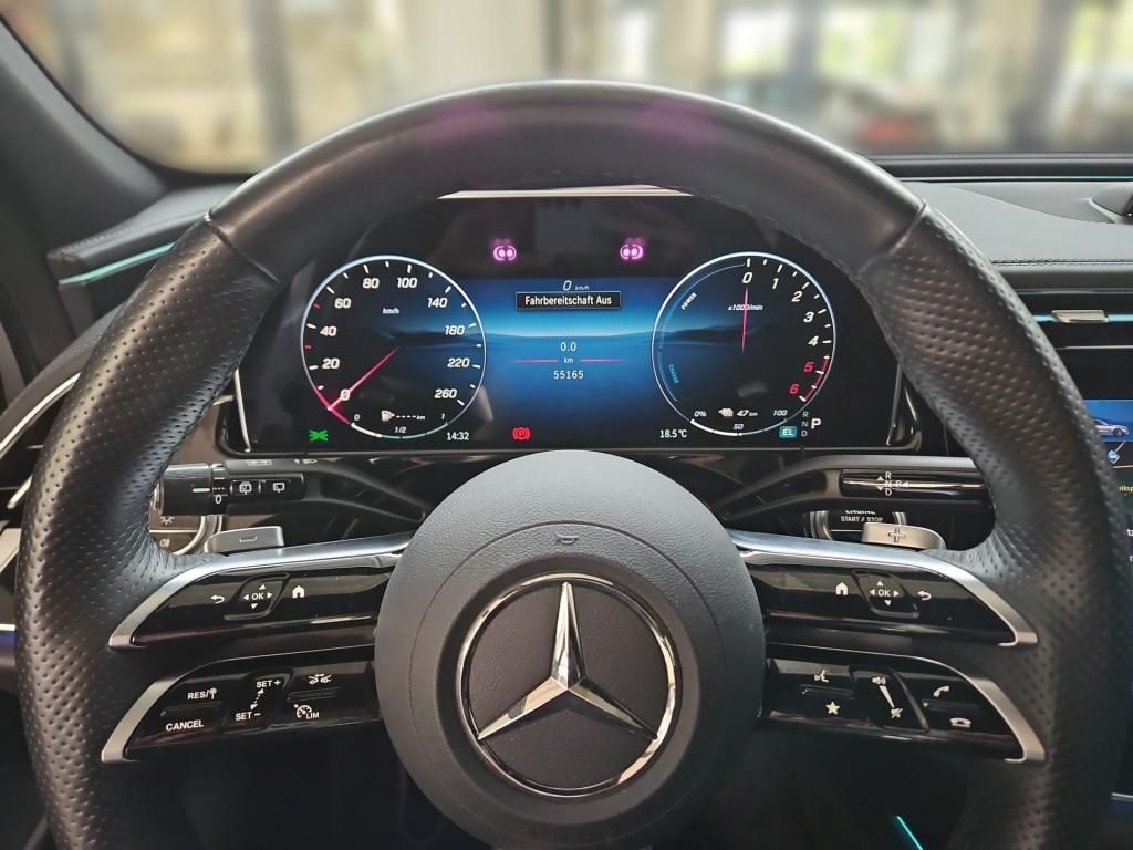 Fahrzeugabbildung Mercedes-Benz E 300 deT 4M AMG Pano HUD Airm. Superscreen 3D