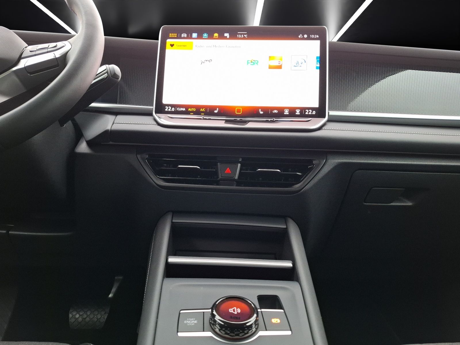Fahrzeugabbildung Volkswagen Tayron TDI Life DSG 4M 7-Si Matrix AHK Navi AID
