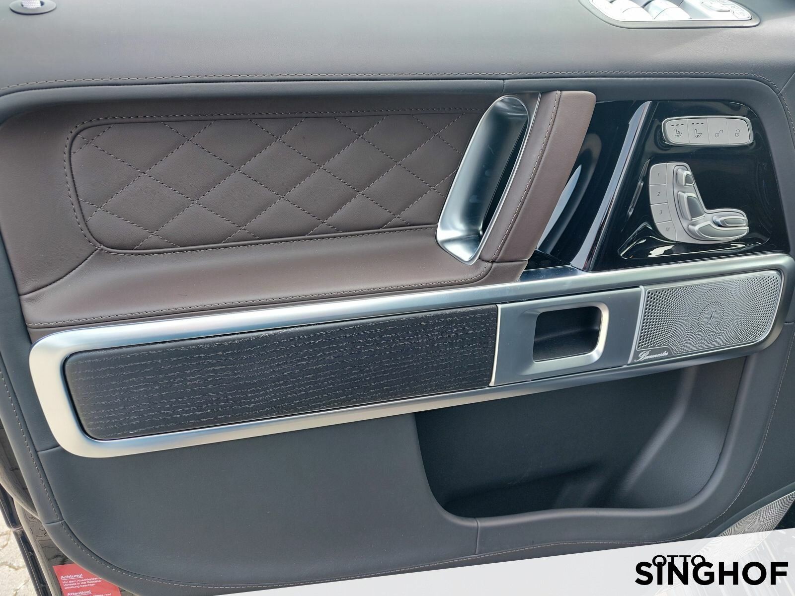 Fahrzeugabbildung Mercedes-Benz G 450 d AMG +Superior+AHK+Night+dyn.LED+360°+