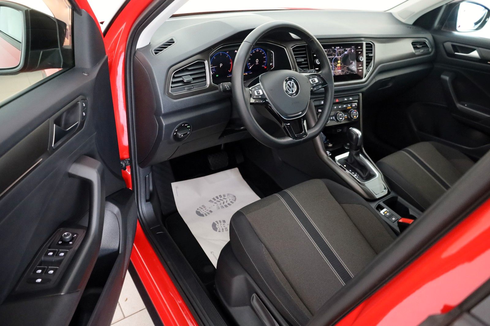 Fahrzeugabbildung Volkswagen T-Roc Style Navi,SH,PDC,ACC,AHK,SR+WR
