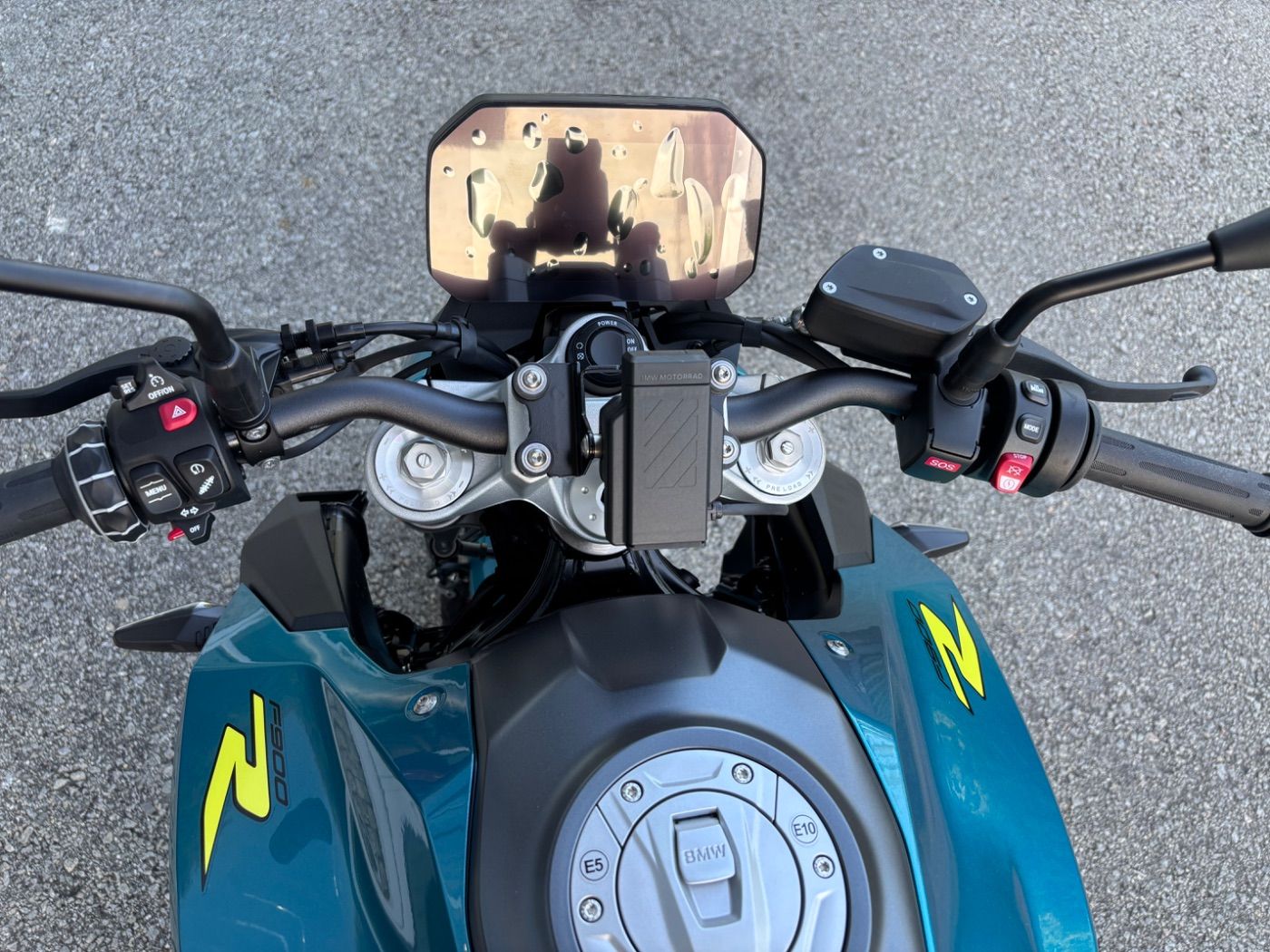 Fahrzeugabbildung BMW F 900 R 2 Pakete