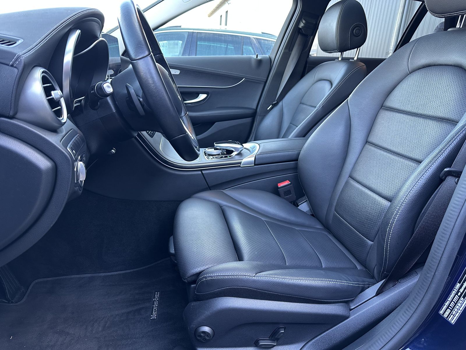 Fahrzeugabbildung Mercedes-Benz C 220d T Avantgarde NAV+LED+PANORAMA+DISTRONIC