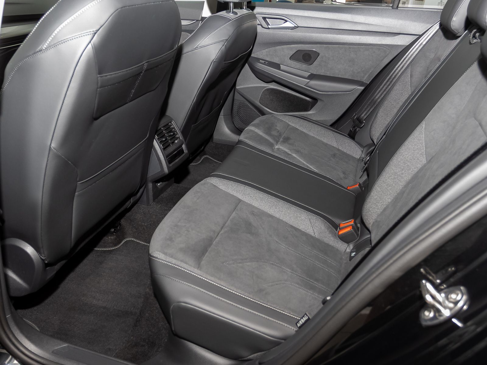 Volkswagen Golf - Bild 13