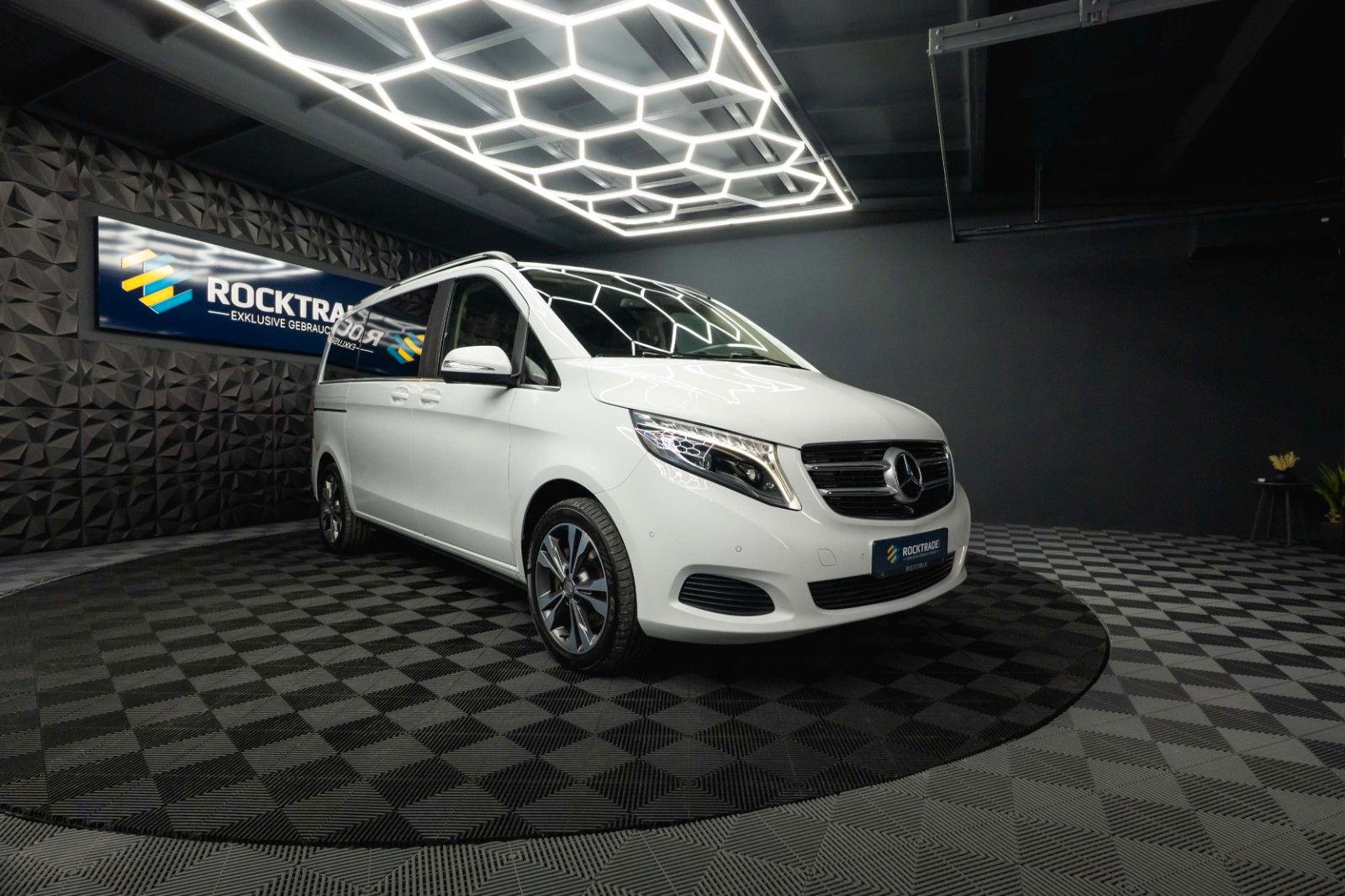 Fahrzeugabbildung Mercedes-Benz V 250 CDI AVANTGARDE EDITION 4MATIC | LED | 19%